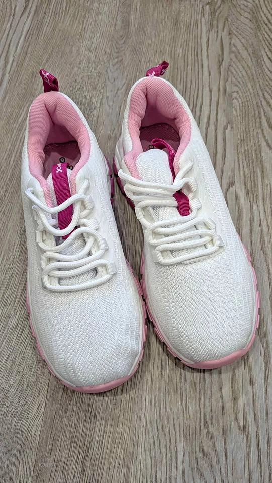 Brand New: size 6 Breast cancer awareness Sneakers