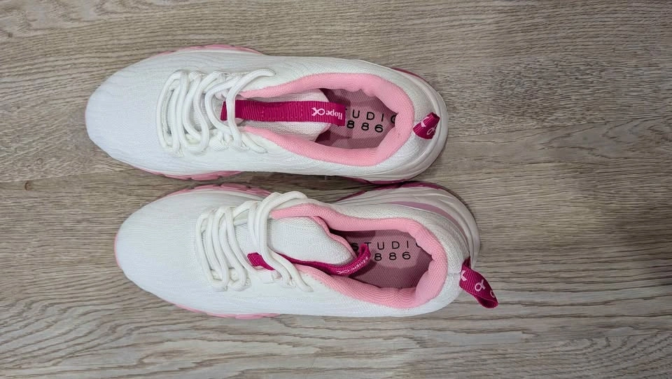 Brand New: size 6 Breast cancer awareness Sneakers - photo 2