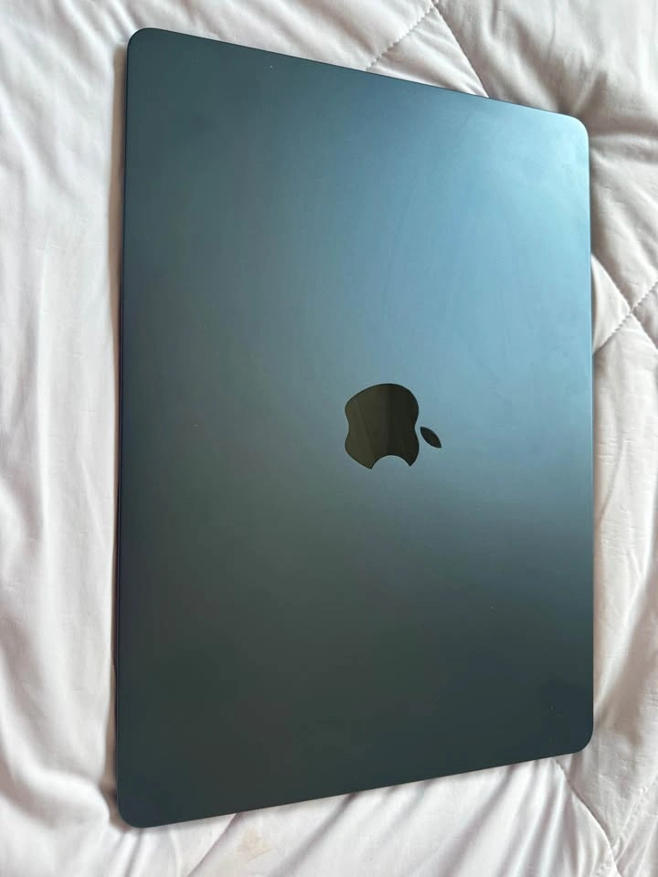 2025 MacBook Air 13-inch M4 CHIP | Midnight | 16GB RAM | 512GB S - photo 2