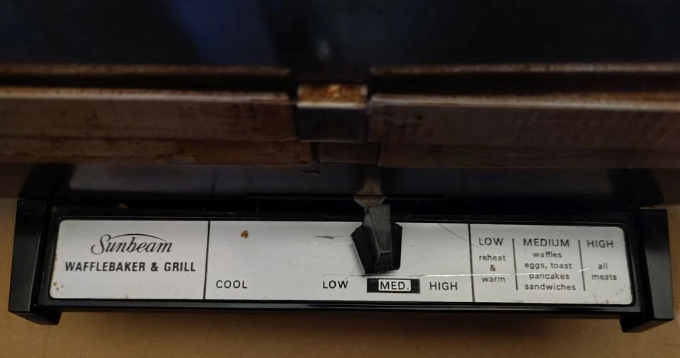 Vintage Sunbeam waffle iron/griller - photo 3