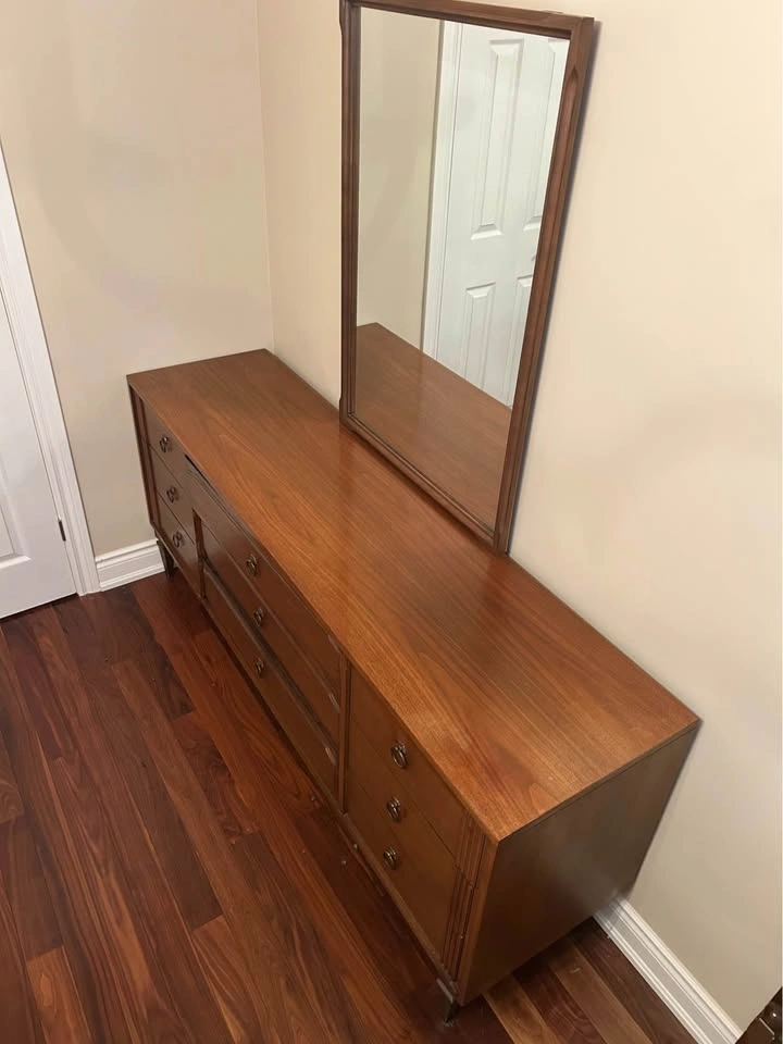 Vintage Solid Wood Dresser - photo 4