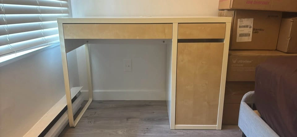 MICKE White & Tan Desk - photo 2