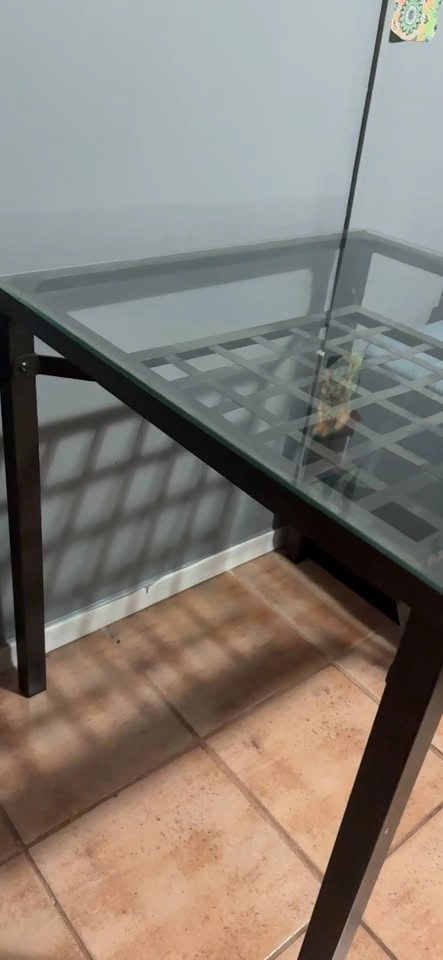 Glass Top Table- price negotiable - photo 4