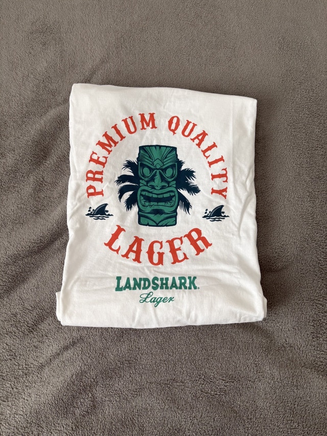 Landshark Premium Lager T Shirt Size Large - photo 2