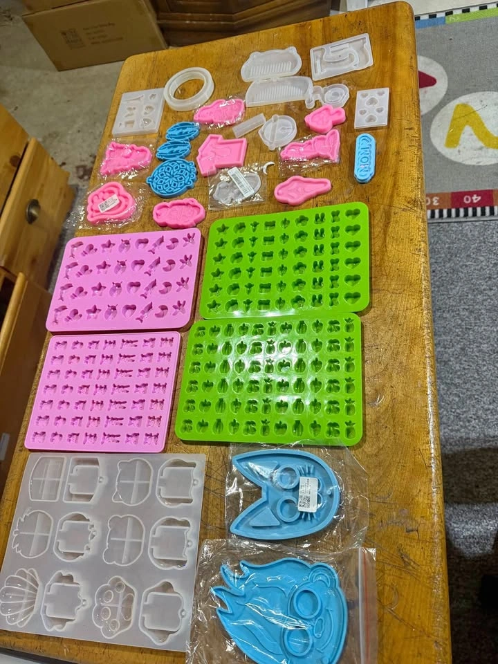 Craft Destash - 29 PCS Resin Molds