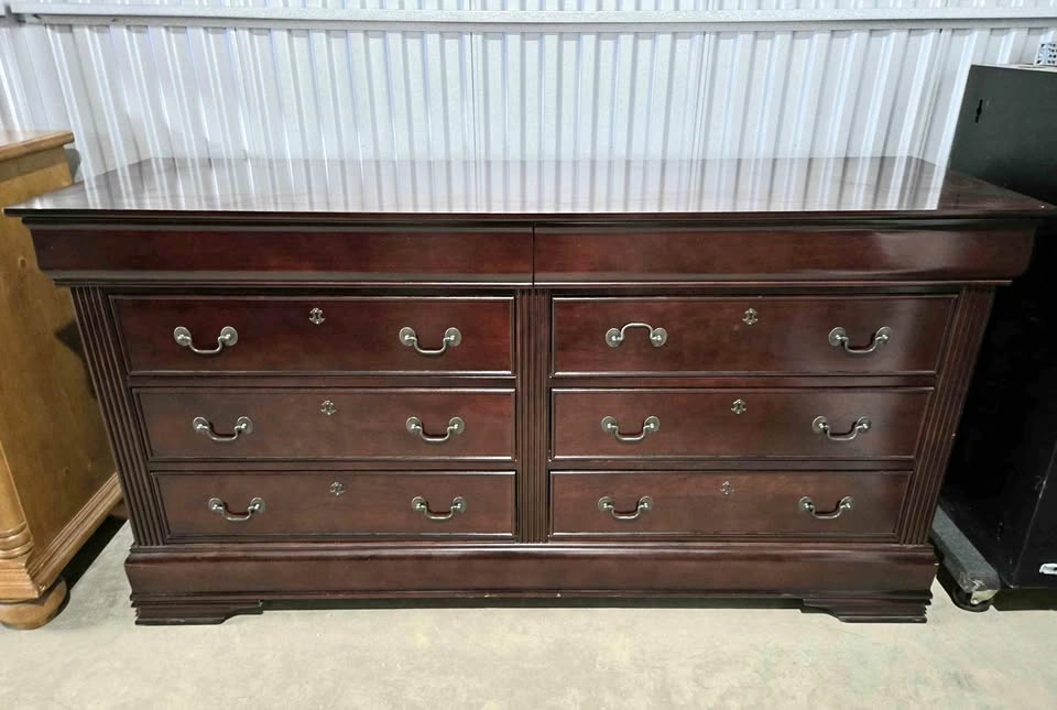 Dark Wood 6-Drawer Dresser