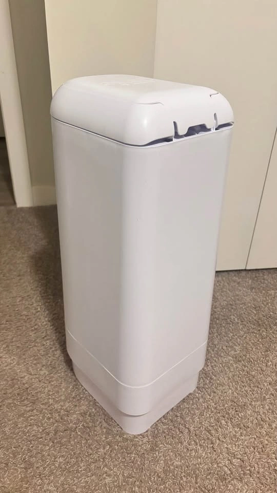 Diaper Genie White Diaper Pail - photo 2