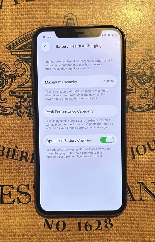 (100%) iPhone 11 Pro 64GB-Excellent CON+Accessories. - photo 2