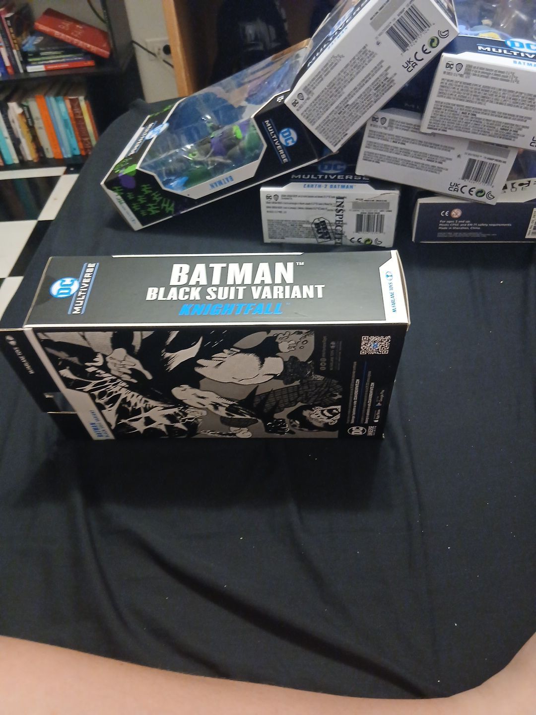 Mcfarlane DC Multiverse Batman black suit varient - photo 4