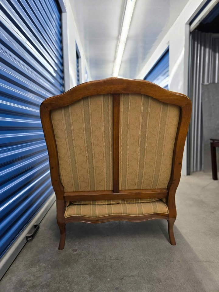 French Provincial Armchair with Pillow - photo 5