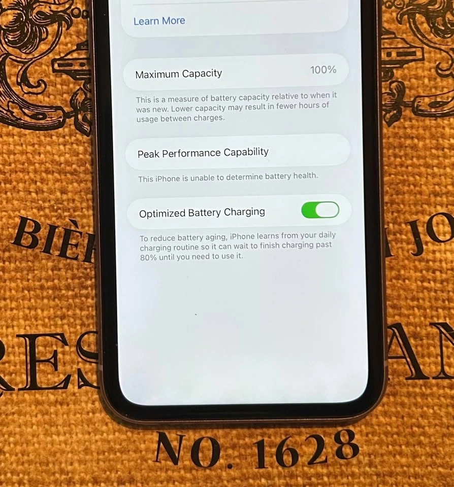 (100%) iPhone 11 64GB - Excellent Condition + Accessories - photo 2