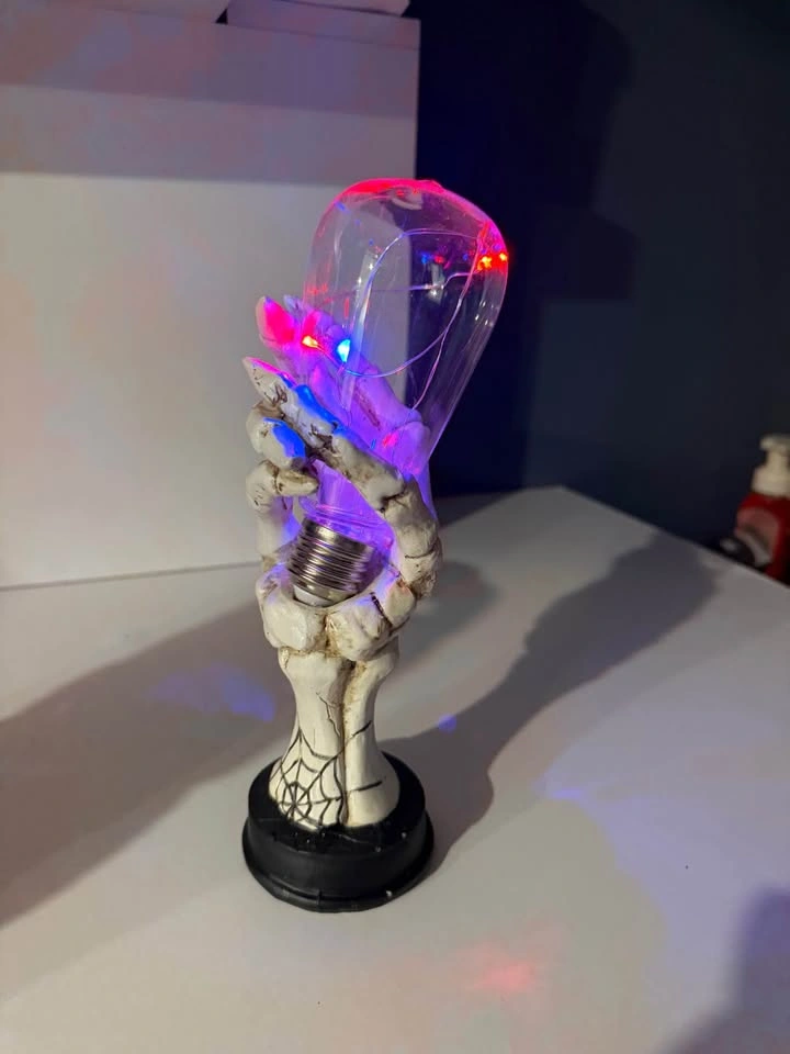 Halloween Skeleton Hand Colour-Changing LED Lamp - photo 2