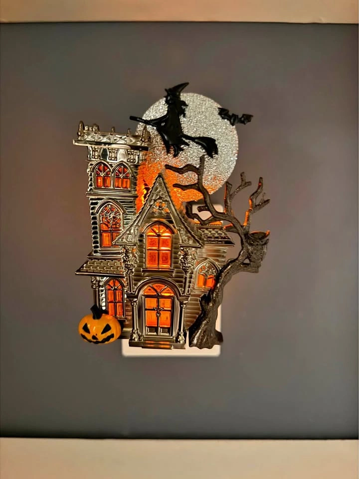 Bath & Body Works Halloween Haunted House Wallflower Plug-In