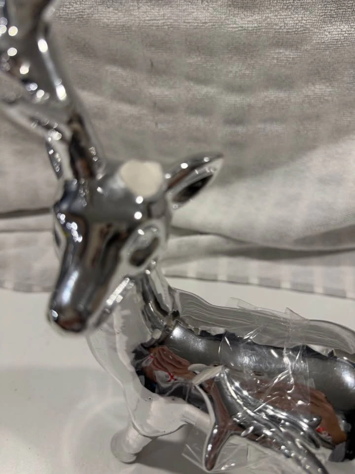 Kitchen Stuff Plus Silver Reindeer Christmas Décor – Repairable - photo 3