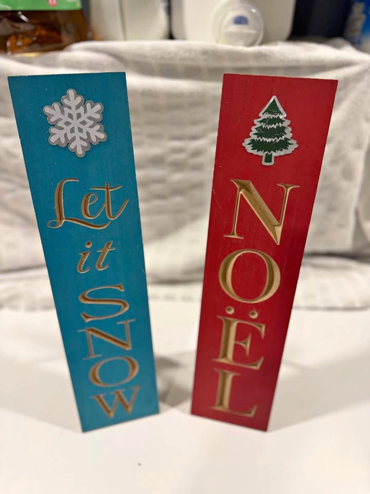 Wooden Christmas Signs – 2-Piece Set