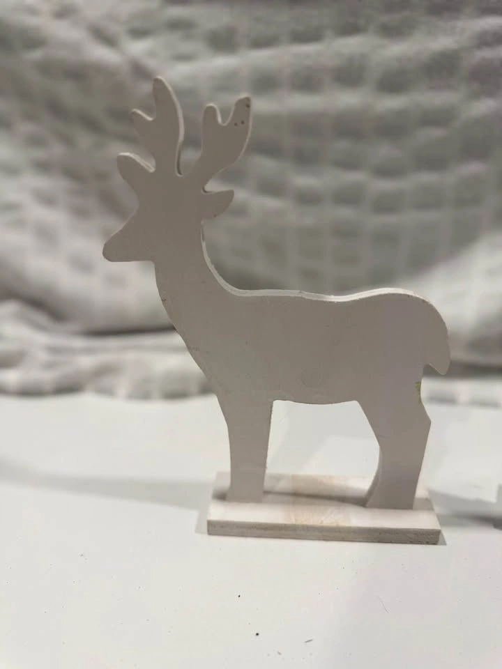 CB2 Reindeer and Bear Christmas Décor Set – 2 Pieces - photo 3
