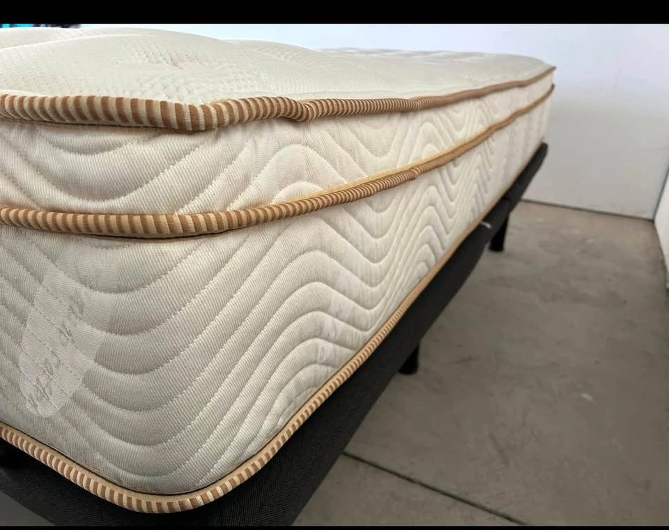 Saatva Classic Luxury Firm Queen Mattress, Like New - photo 2