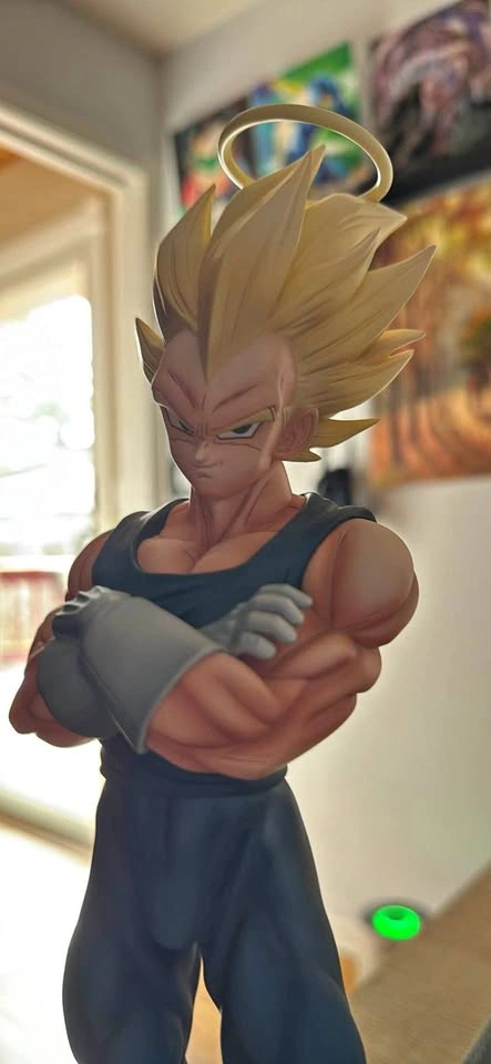 Dragon Ball Z Super Saiyan Vegeta Resin Statue