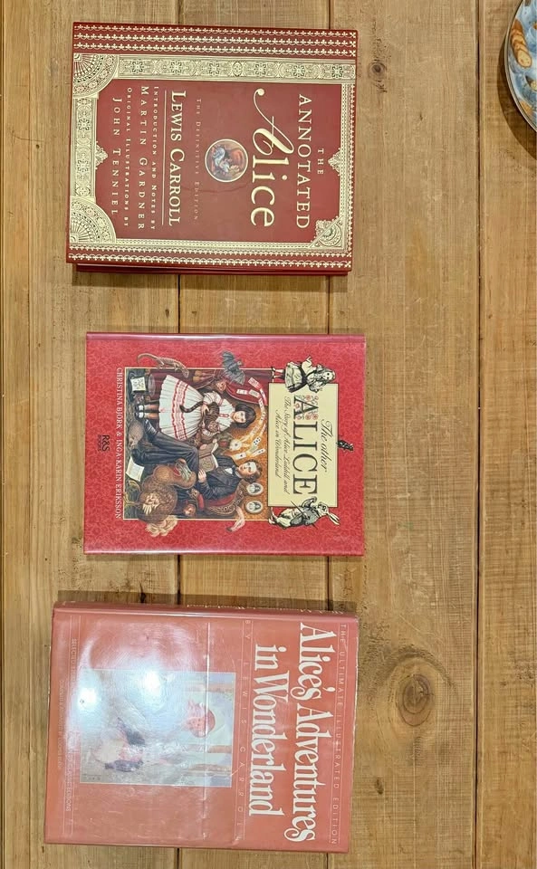 Alice in Wonderland Book Collection - Annotated and Illustrated