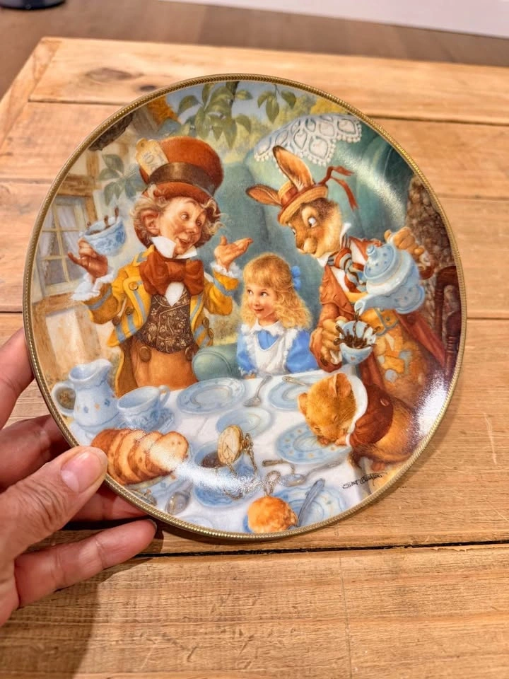 James Sadler Alice in Wonderland Teapot and Collector Plate