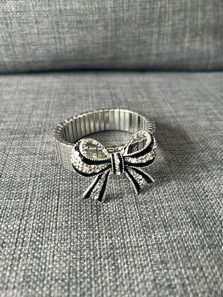 Bow Bracelet