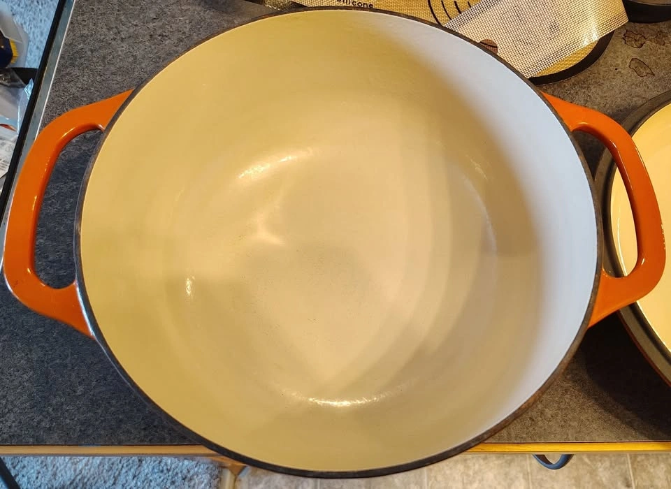 Lodge 6qt enamelled cast iron dutch oven - photo 2