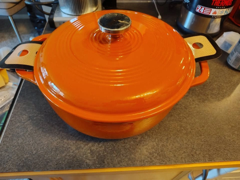 Lodge 6qt enamelled cast iron dutch oven - photo 5