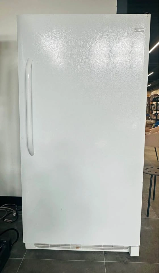 Used Frigidaire FFRU17G8QWC All Refrigerator