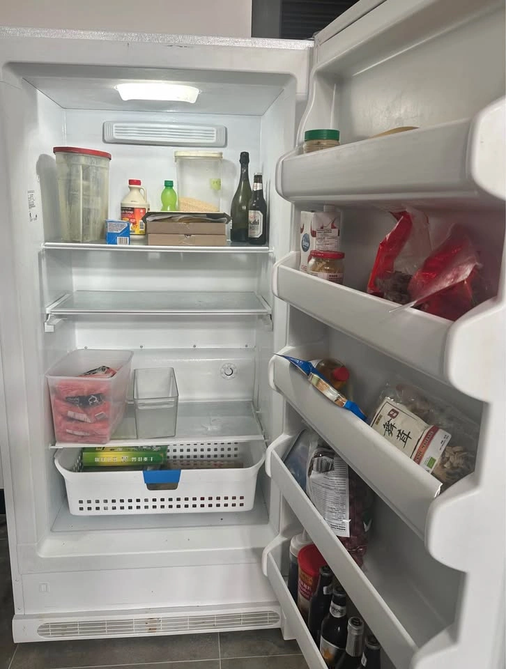 Used Frigidaire FFRU17G8QWC All Refrigerator - photo 2