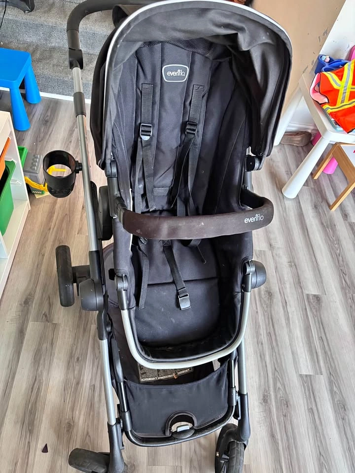Evenflo Pivot Xpand Stroller – Used, Excellent Condition