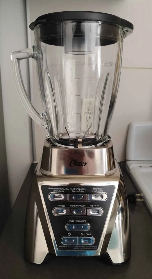 Oster Pro 1200W Blender - Powerful & Versatile - (Moving Sale) - photo 2