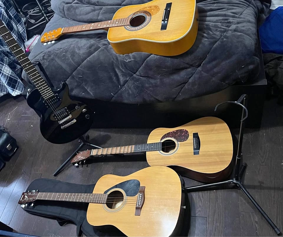 Massive guitar lot, stands and bag priced to go