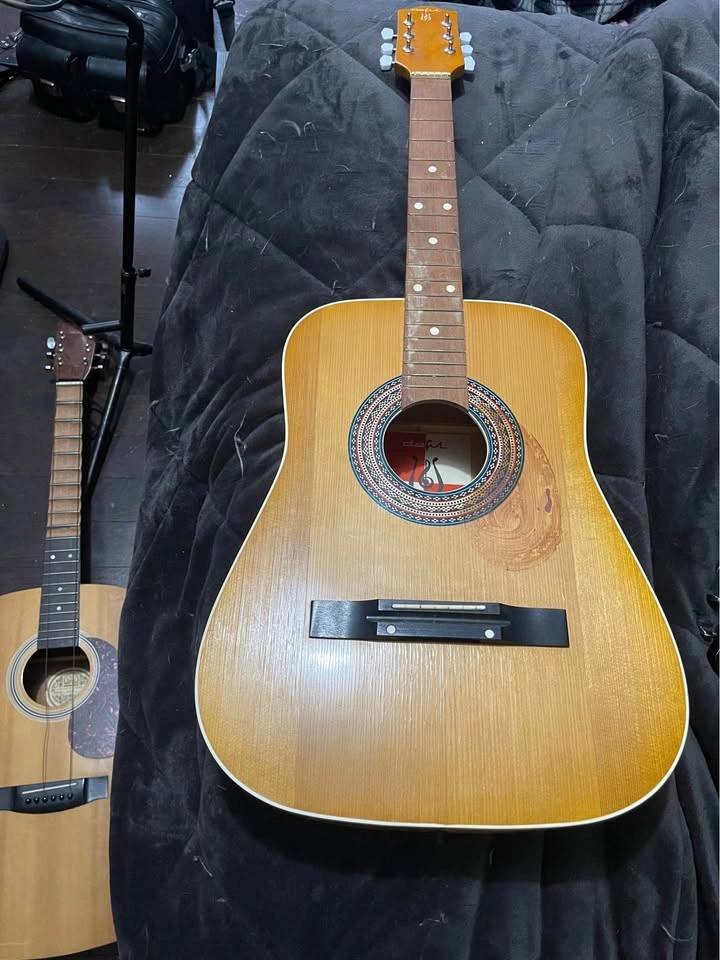 Massive guitar lot, stands and bag priced to go - photo 4