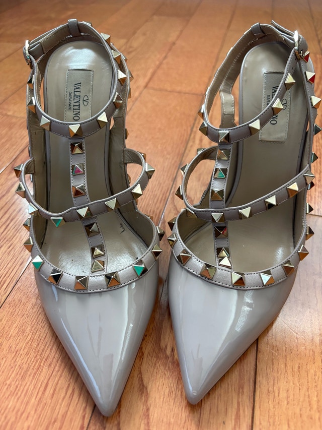 Valentino Garavani Rockstud Heels