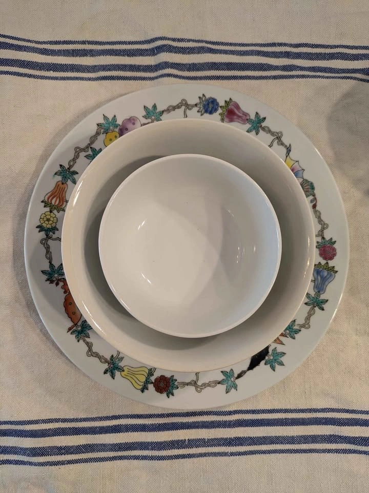 Set of Porcelain Plates and Bowls - photo 2