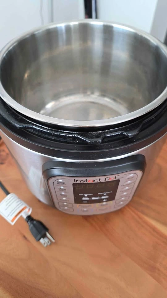 Instant Pot Duo 60v4 - 6 Quarts and 11 functions - photo 2