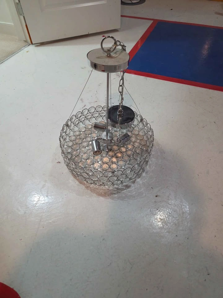 Beautiful Crystal Chandelier - photo 3