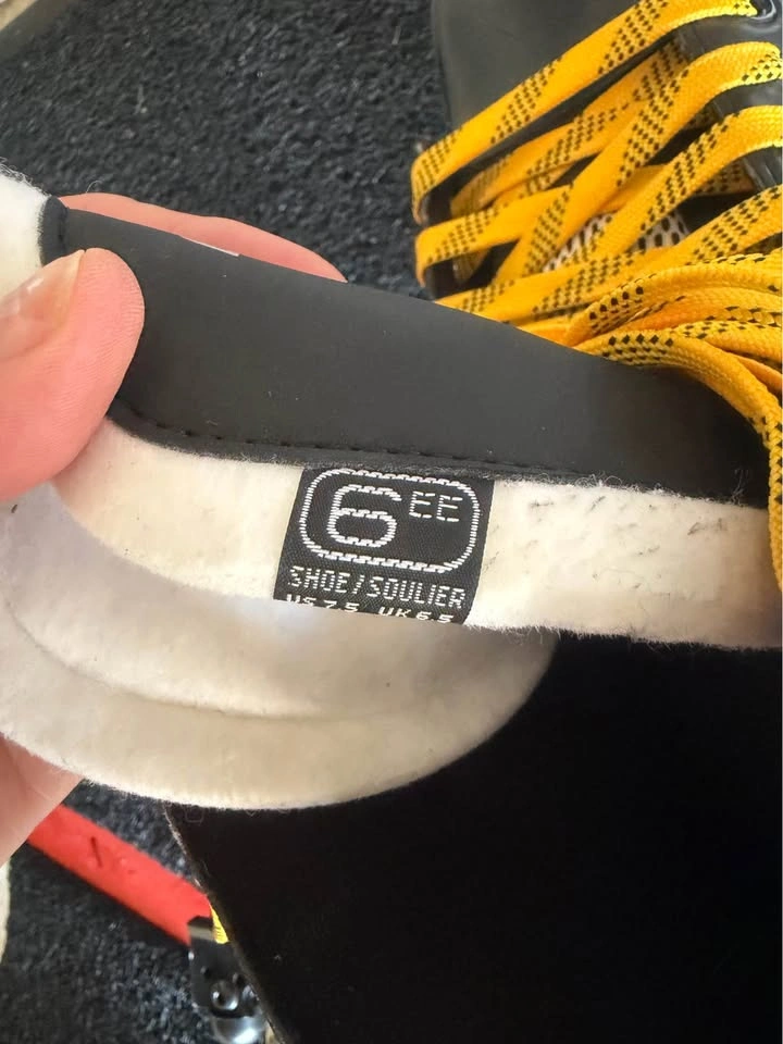 Bauer Supreme 150 Ice Hockey Skates Size 6 EE with Rollergards - photo 4
