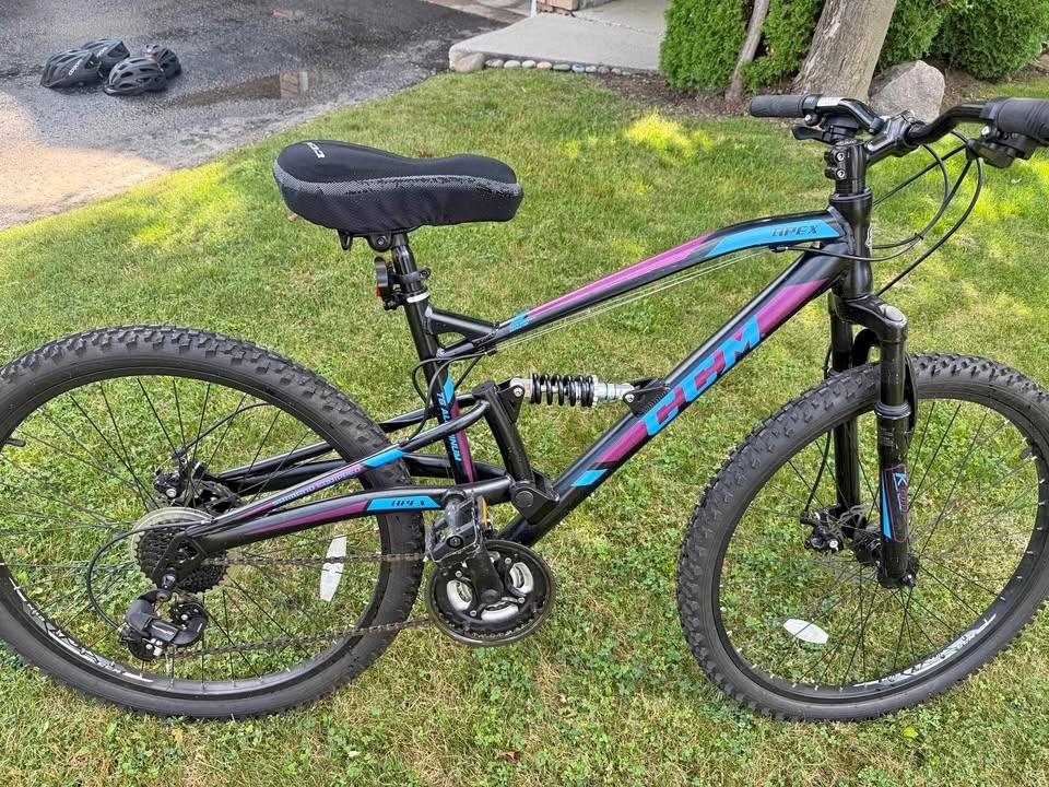 CCM Apex Mountain Bike (Blue & Pink)