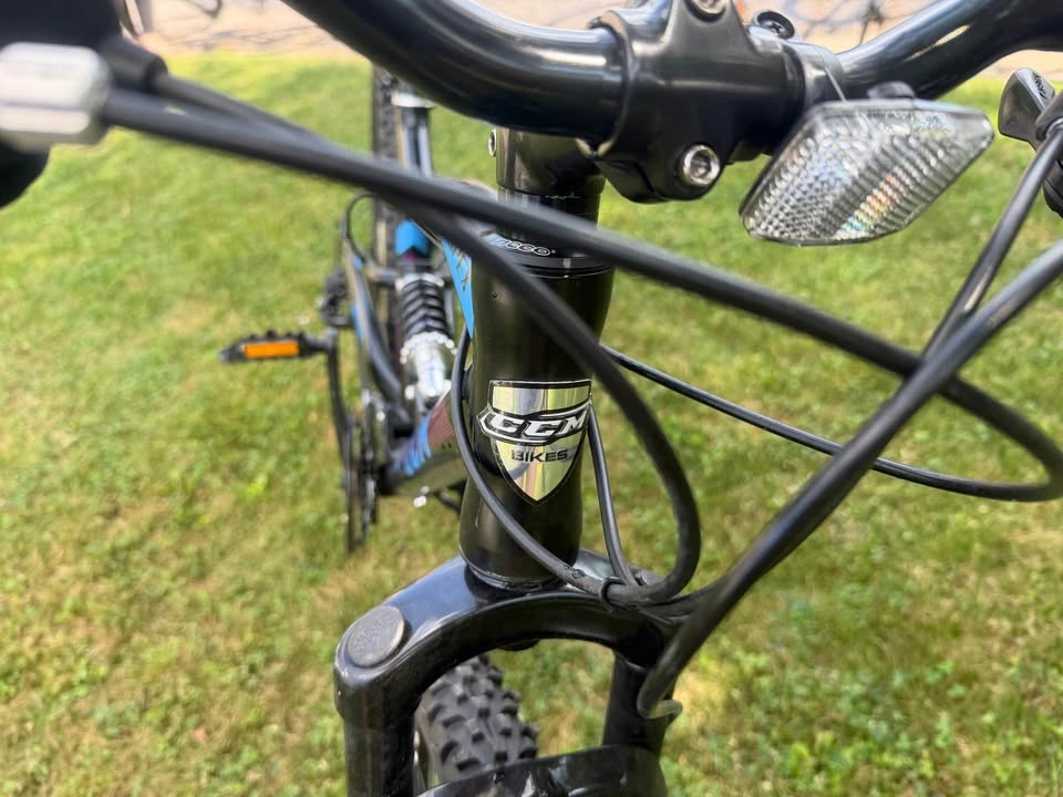 CCM Apex Mountain Bike (Blue & Pink) - photo 4