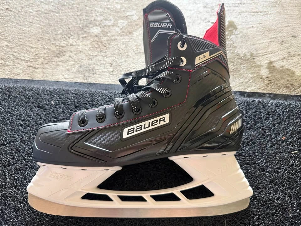 Bauer NS Ice Skates with Rollergard Guards - Men’s 9