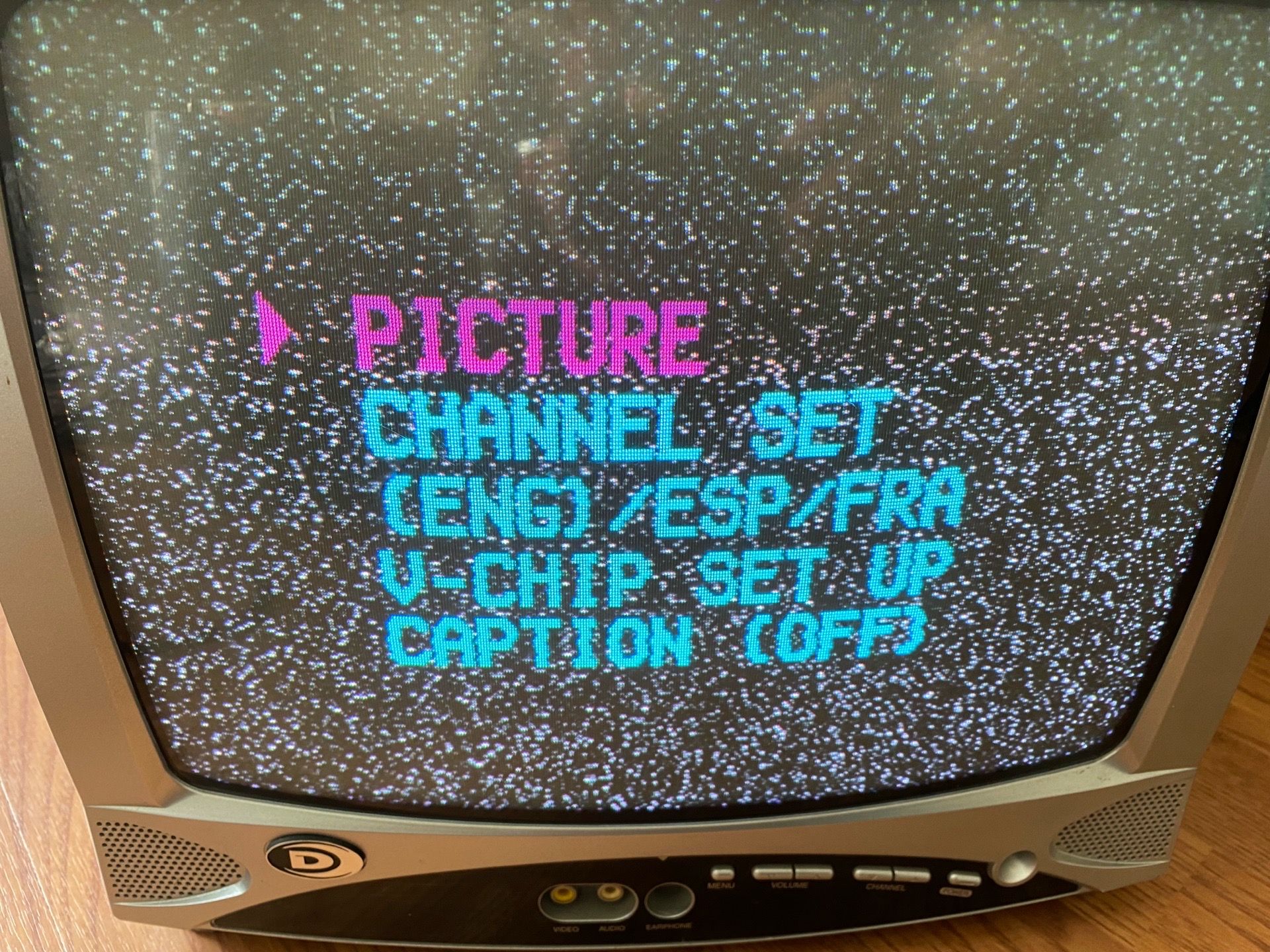 Durabrand DWT1304 13” Tv Perfect for Retro Gaming!