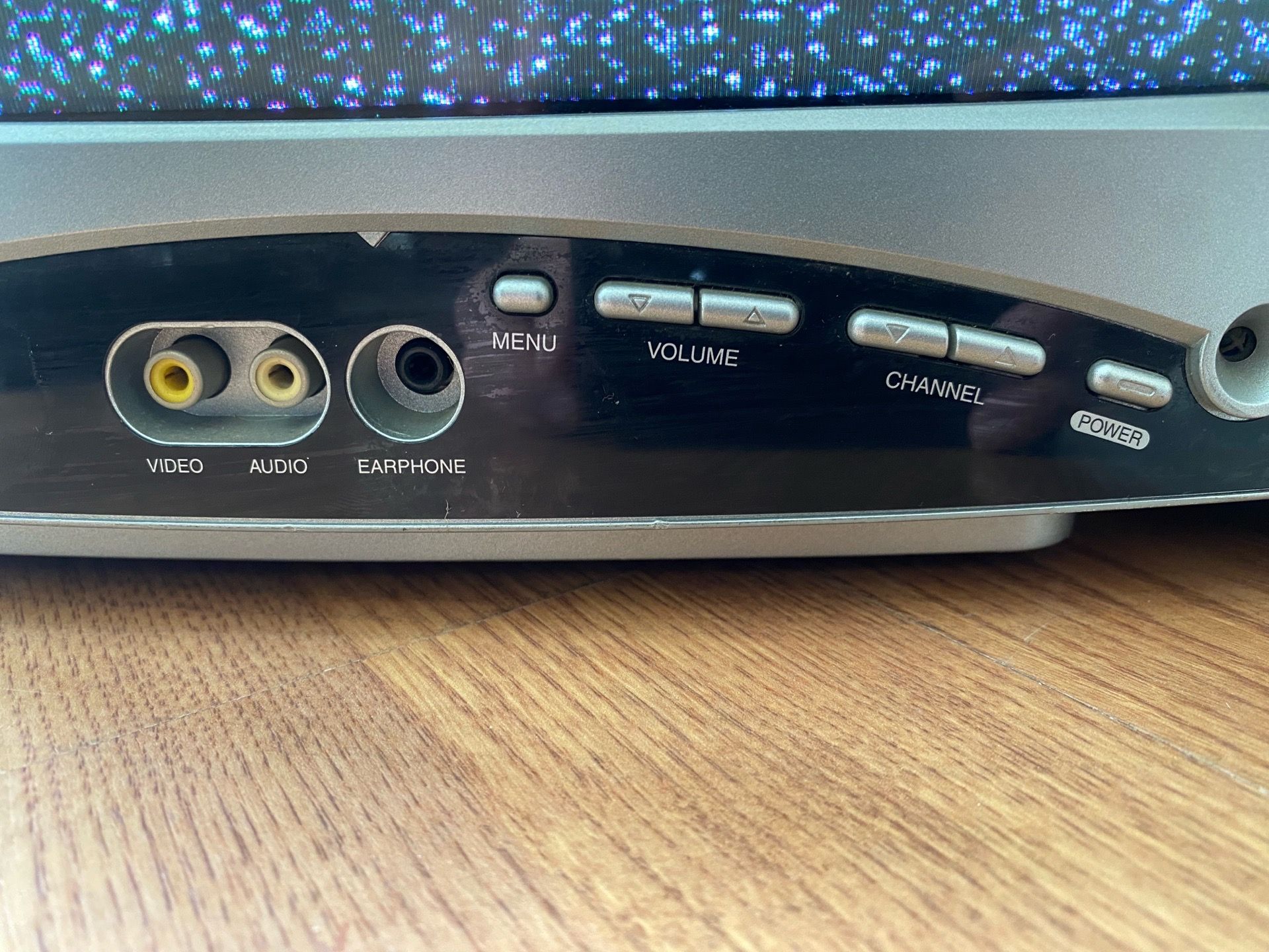 Durabrand DWT1304 13” Tv Perfect for Retro Gaming! - photo 3