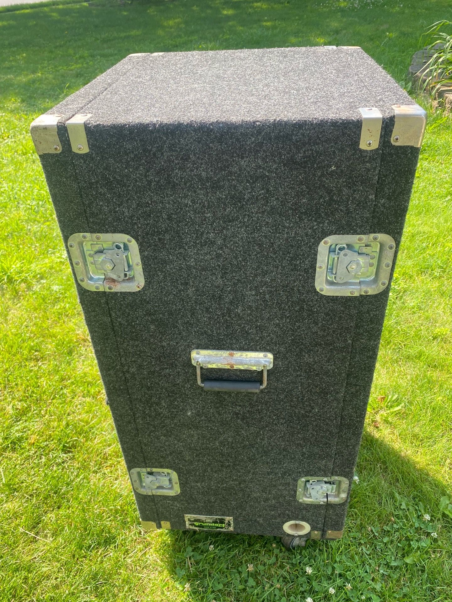 Grundorf Carpeted Studio Rack Case w/heavy duty wheels