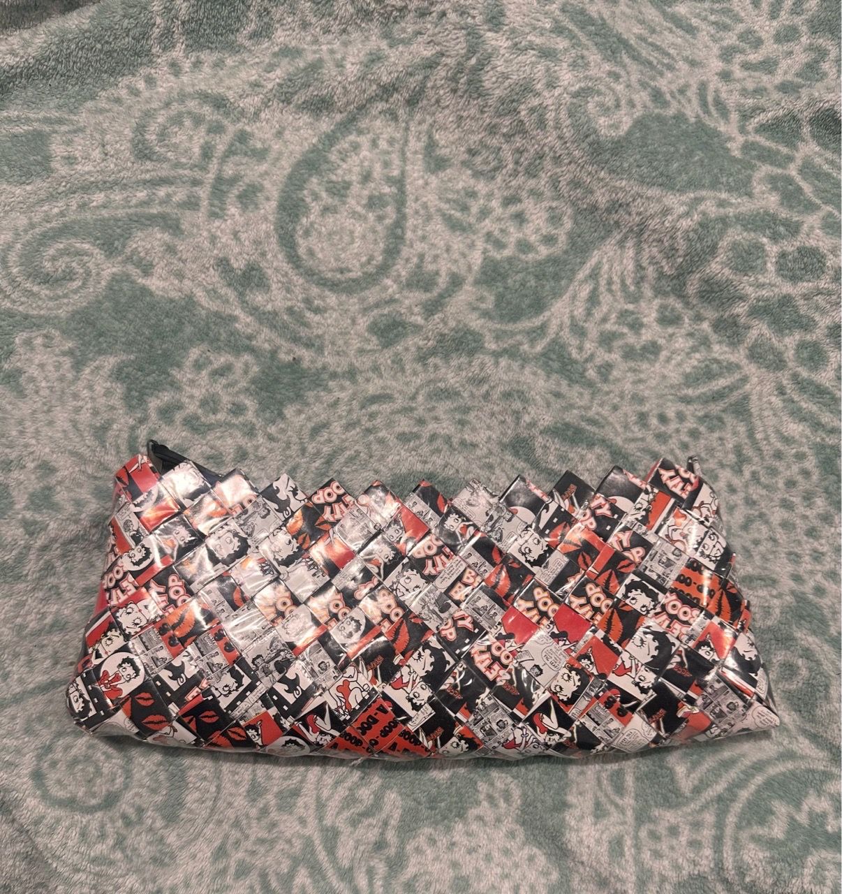 Betty Boop Woven Clutch Purse - photo 5