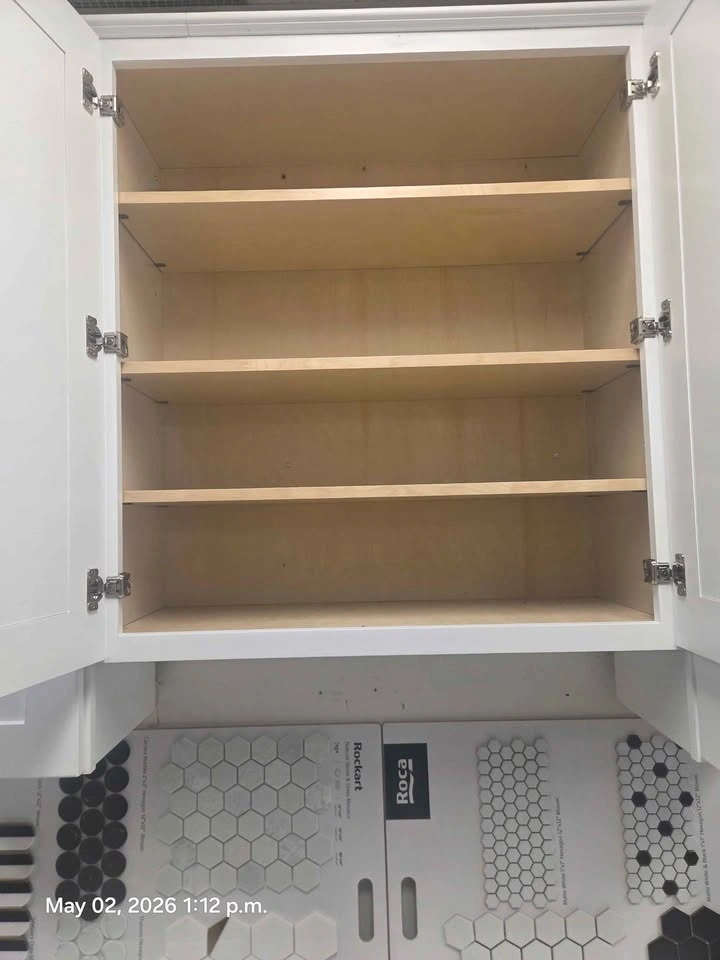 Premium Wood Kitchen Cabinets – 10' Set - photo 4