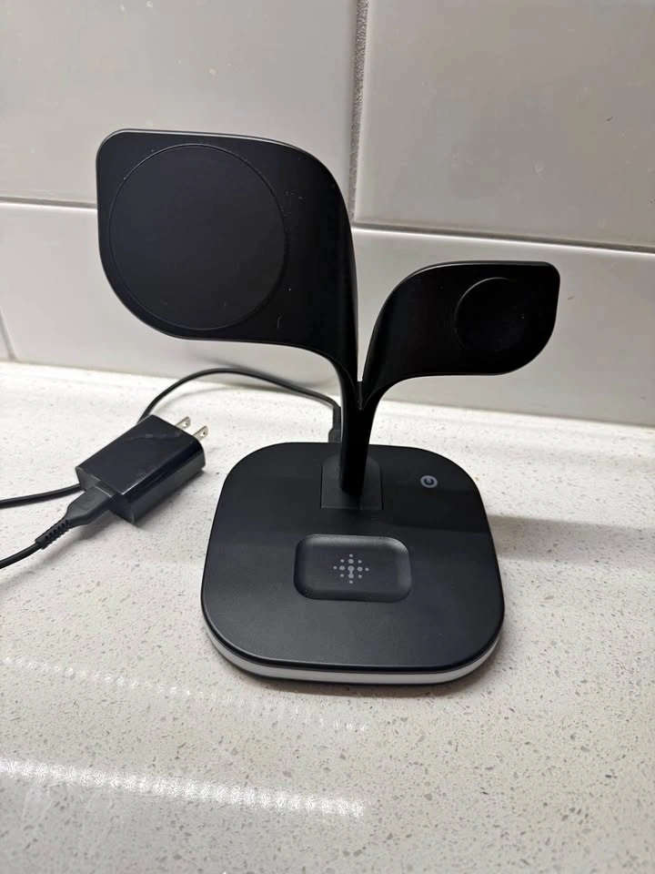 5-in-1 Wireless Charging Station for iPhone, Apple Watch, and Ai