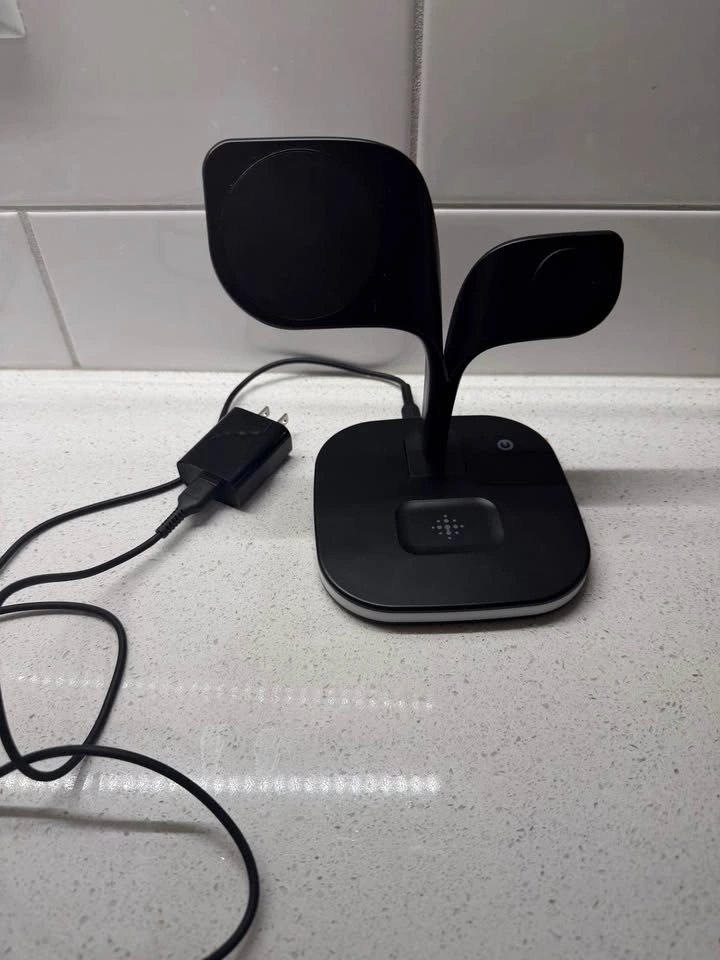 5-in-1 Wireless Charging Station for iPhone, Apple Watch, and Ai - photo 4