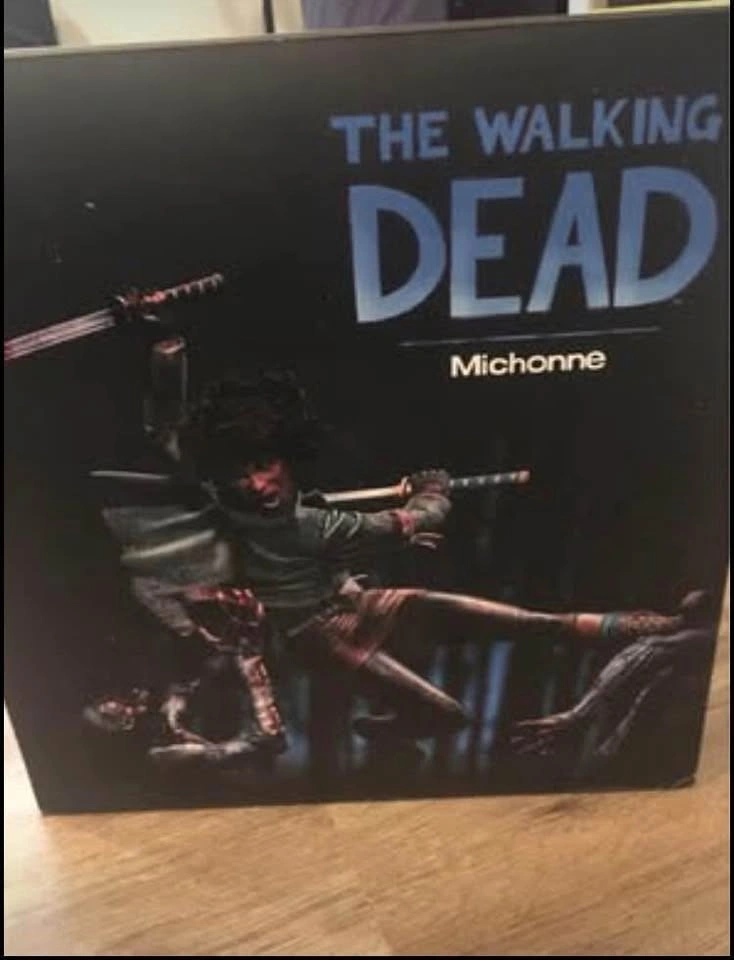 Michonne Mcfarlane resin statue in box The Walking Dead - photo 2