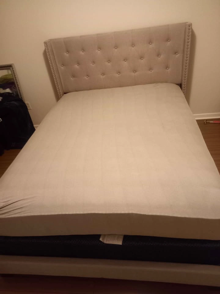 Queen Bed With Box Spring (with mattress) - photo 2